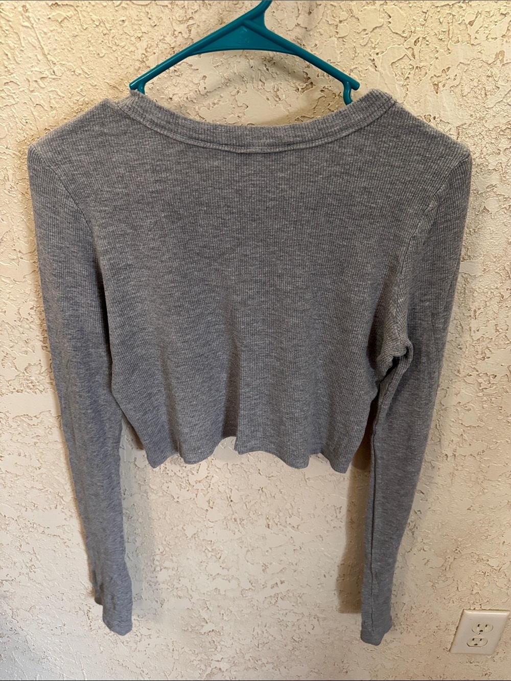 Belen Dylan long sleeve crop top - Picture 4 of 8